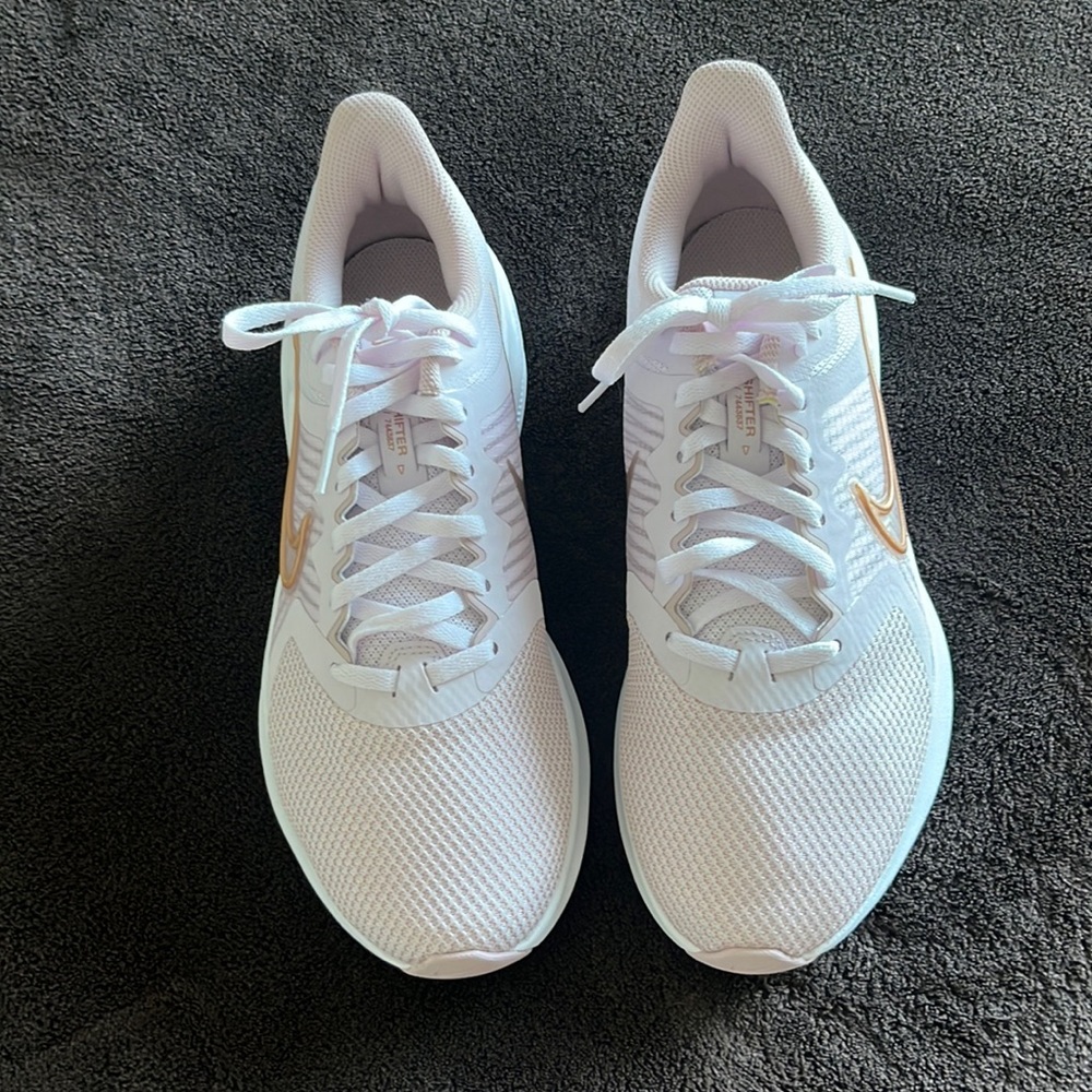 NEW Nike Downshifter women’s running shoes size 9.5